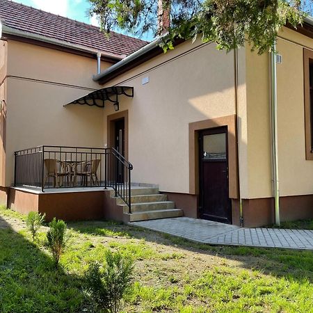 Kovács Apartmanház Kiskunhalas Habitación foto