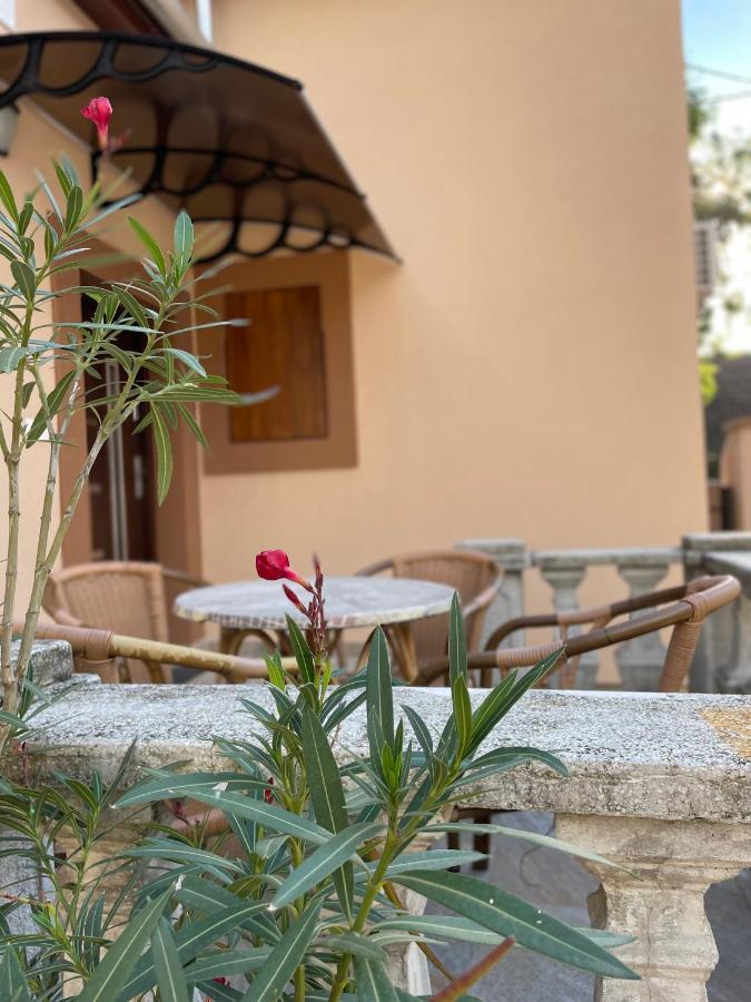Kovács Apartmanház Kiskunhalas Exterior foto