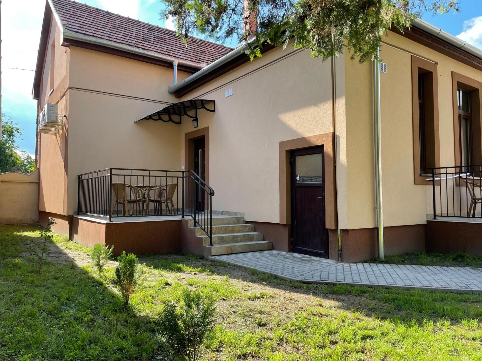 Kovács Apartmanház Kiskunhalas Habitación foto